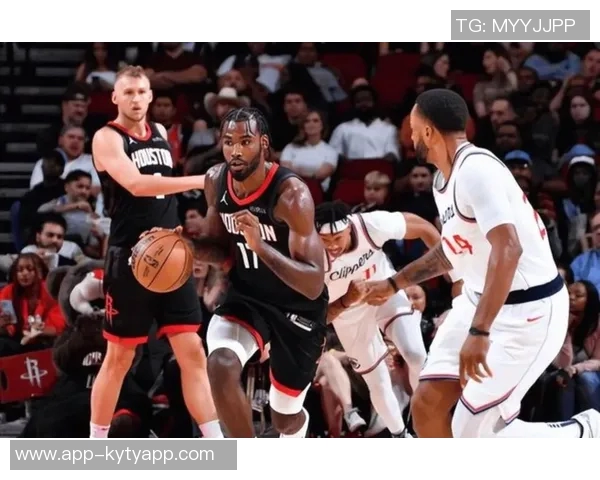 快船迎来赛季首个三连胜登卡单打与射手群默契配合助力球队表现提升